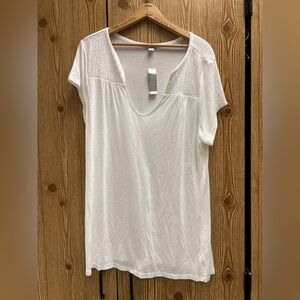 Old Navy White Short Sleeve Top sequin shoulders NWT‎ size XL